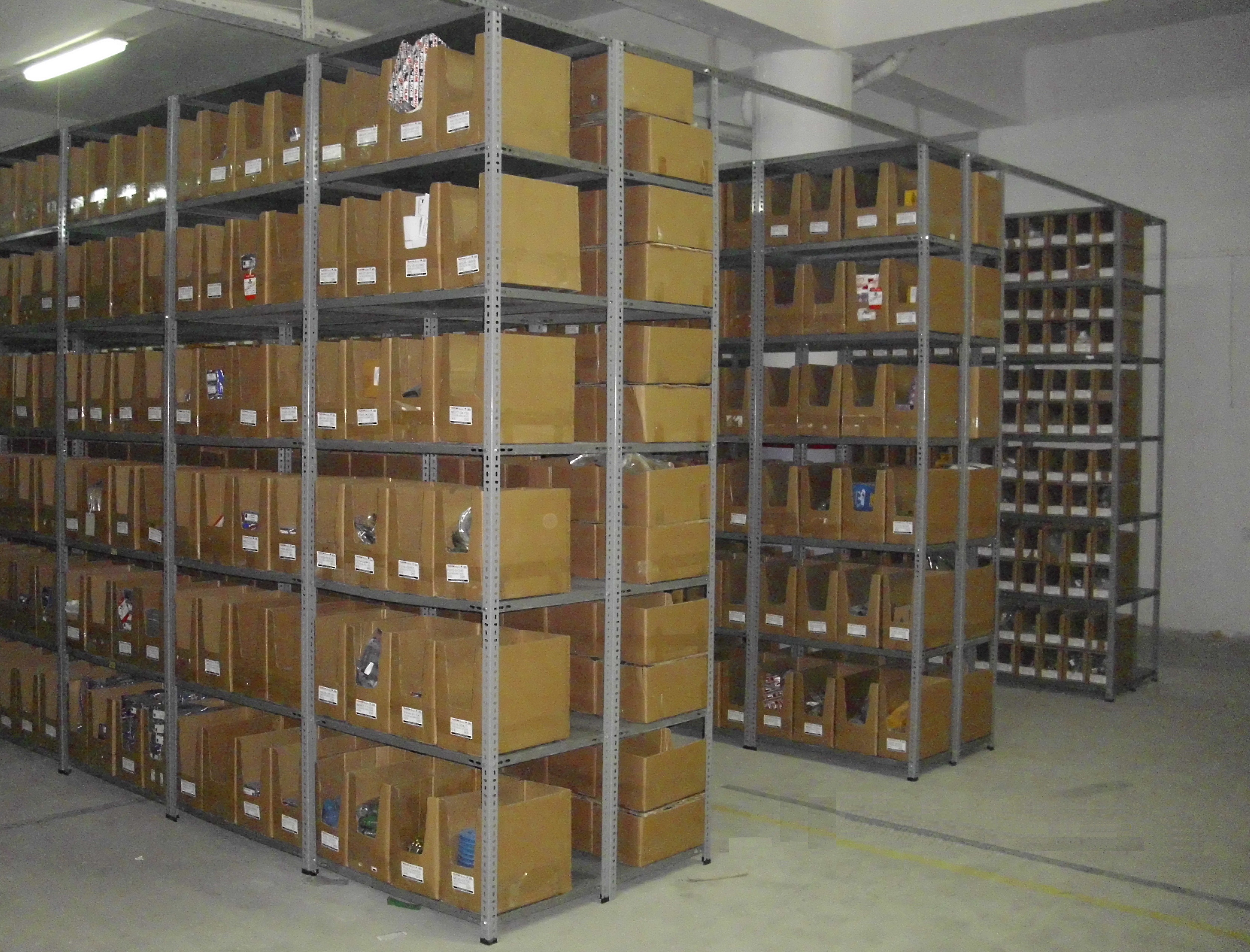 Çelik Raf Ürün Depoları 7